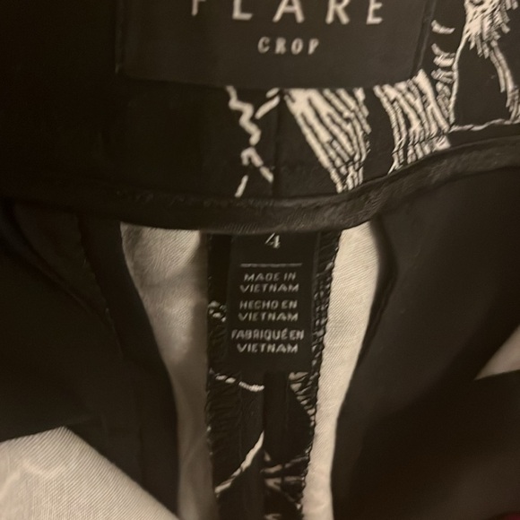 White House Black Market Flare crop pant black/white 4 - Picture 6 of 8